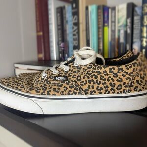 Vans Women’s 8.5 Cheetah Leopard Print Sneaker Skate Shoe Casual Top Lace